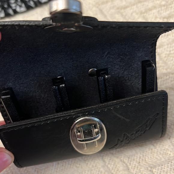 Hornet Coin Wallet - Picture 4 of 5